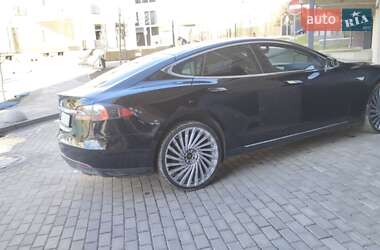 Лифтбек Tesla Model S 2013 в Львове