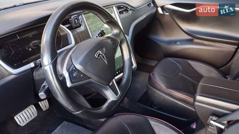 Лифтбек Tesla Model S 2013 в Львове