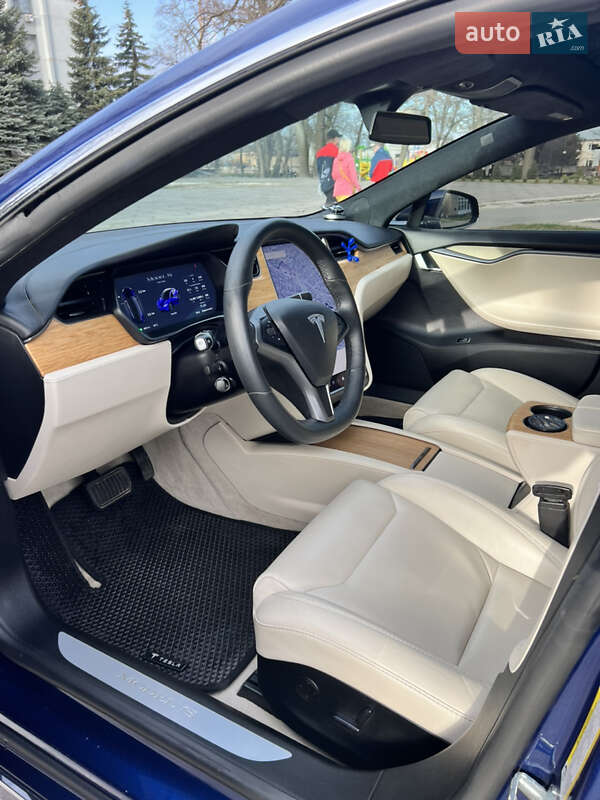 Лифтбек Tesla Model S 2019 в Киеве