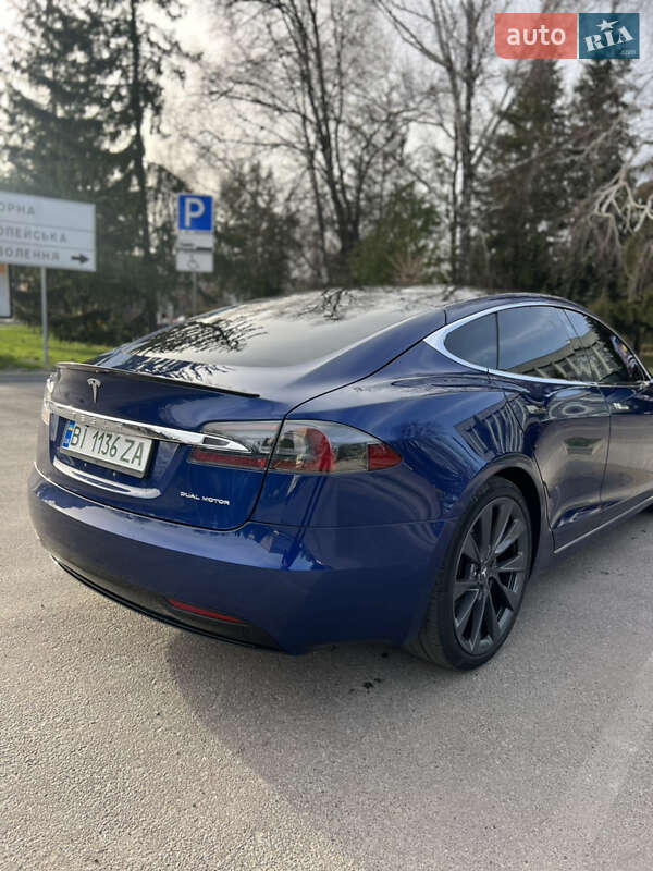 Лифтбек Tesla Model S 2019 в Киеве