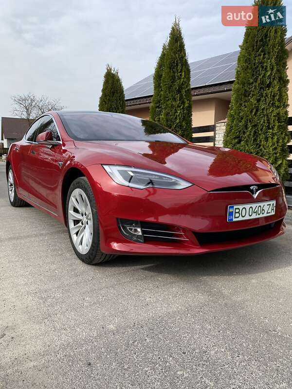Лифтбек Tesla Model S 2017 в Тернополе