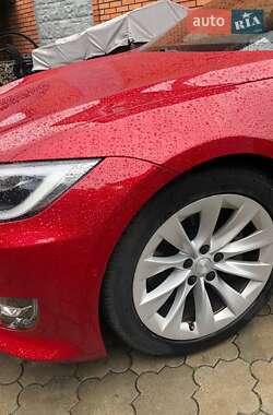 Лифтбек Tesla Model S 2017 в Любомле