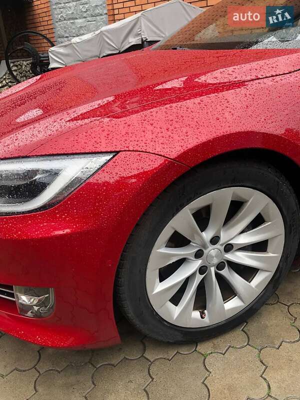 Лифтбек Tesla Model S 2017 в Тернополе