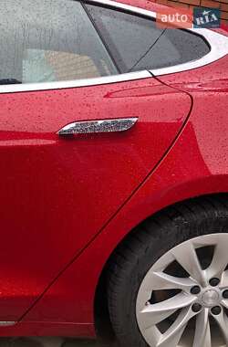 Лифтбек Tesla Model S 2017 в Любомле