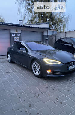 Лифтбек Tesla Model S 2016 в Житомире