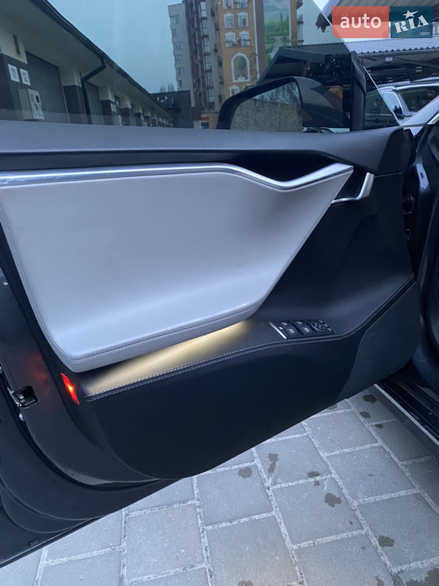 2016 Tesla Model S - мініатюра 17