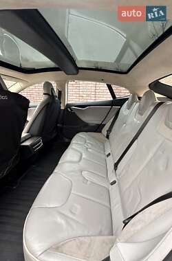 Лифтбек Tesla Model S 2013 в Черновцах