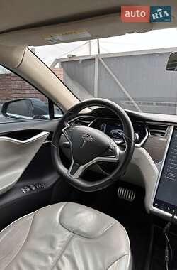 Лифтбек Tesla Model S 2013 в Черновцах