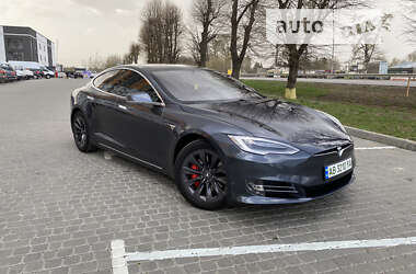 Лифтбек Tesla Model S 2020 в Виннице