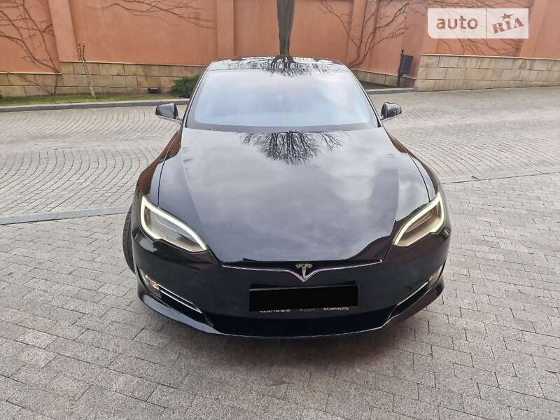 Tesla Model S 2017