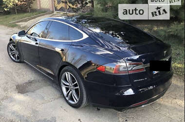 Лифтбек Tesla Model S 2014 в 