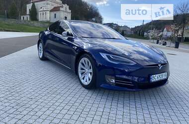 Ліфтбек Tesla Model S 2016 в Львові