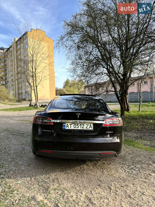 Лифтбек Tesla Model S 2015 в Ивано-Франковске фото 13 Лифтбек Tesla Model S 2015 в Ивано-Франковске