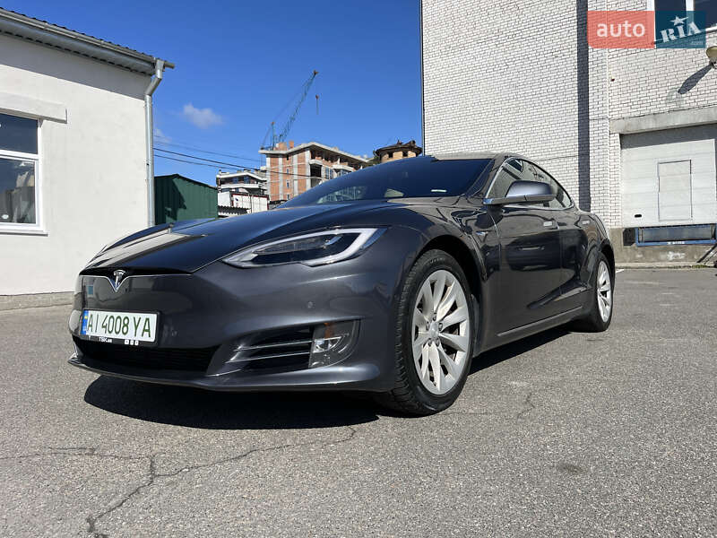 Лифтбек Tesla Model S 2018 в Буче