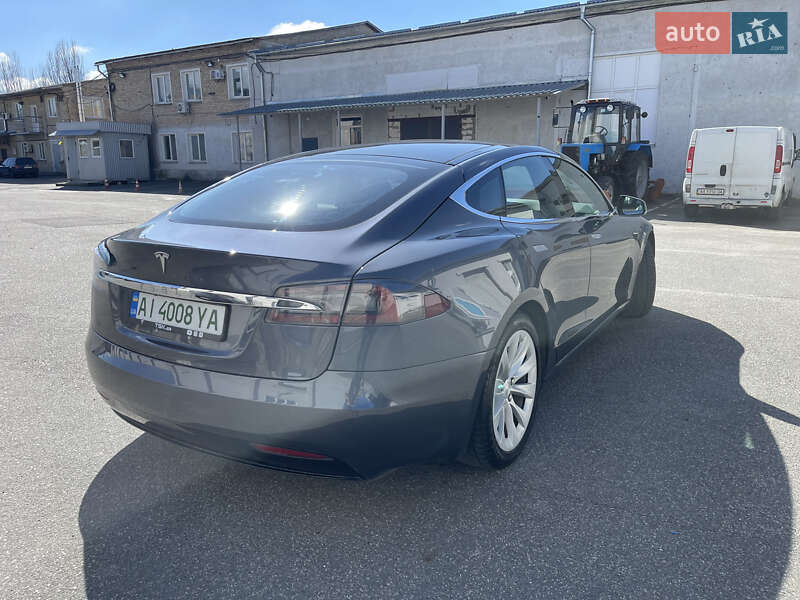 Лифтбек Tesla Model S 2018 в Буче