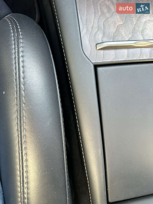 Лифтбек Tesla Model S 2018 в Буче