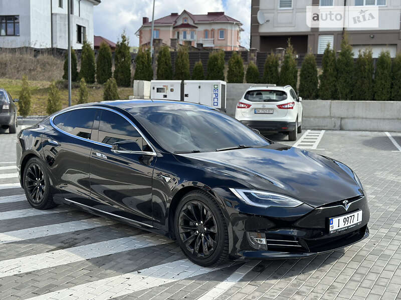 Ліфтбек Tesla Model S 2018 в Рівному
