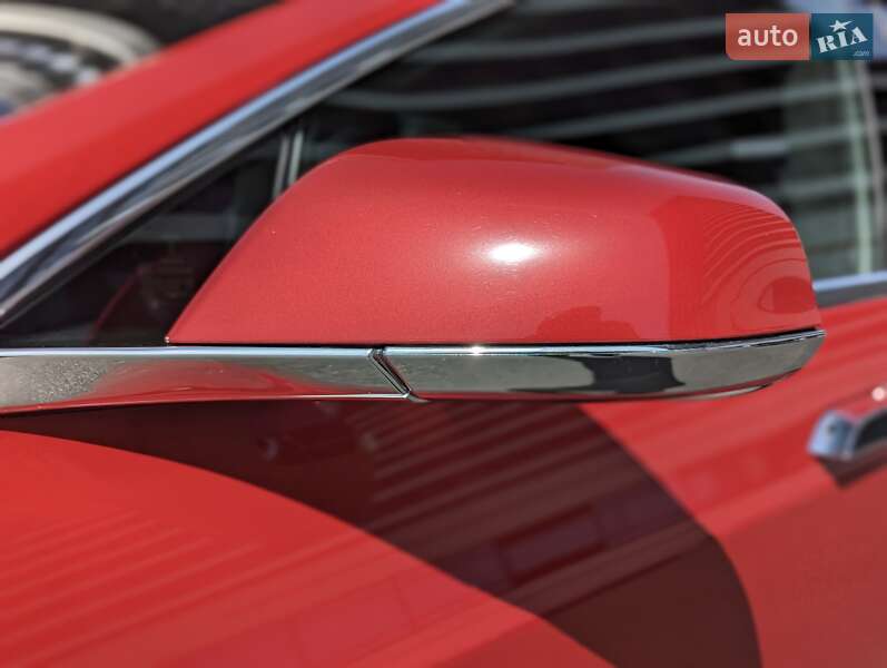 Ліфтбек Tesla Model S 2015 в Києві