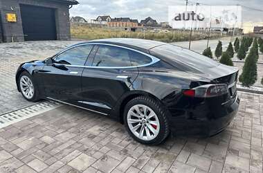 Лифтбек Tesla Model S 2016 в Ивано-Франковске