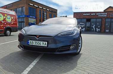 Ліфтбек Tesla Model S 2017 в Вінниці