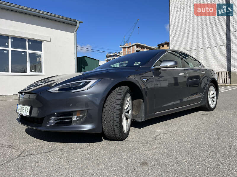 Лифтбек Tesla Model S 2018 в Буче