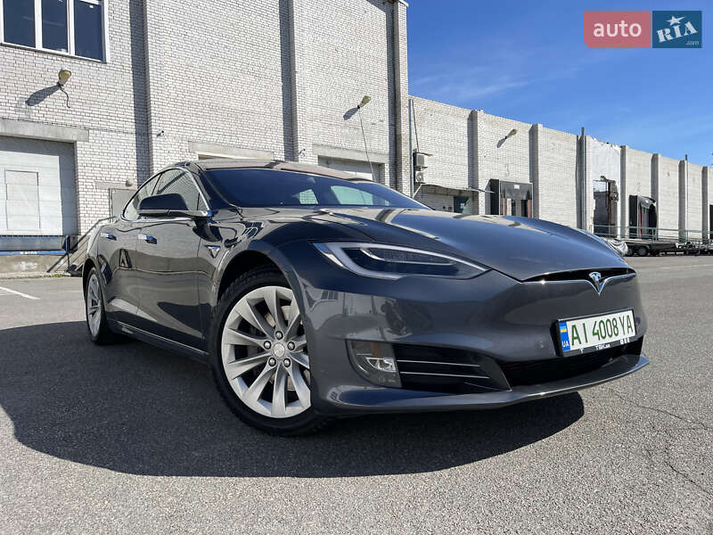 Лифтбек Tesla Model S 2018 в Буче