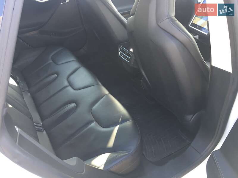 Ліфтбек Tesla Model S 2014 в Перемишлянах фото 19 Ліфтбек Tesla Model S 2014 в Перемишлянах