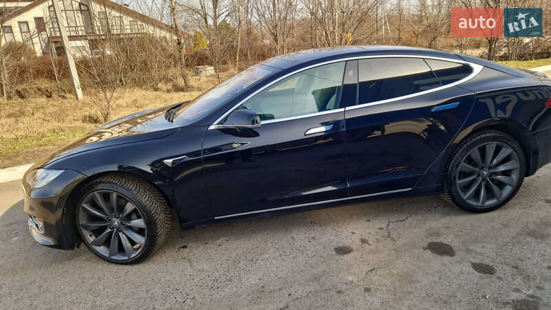 Лифтбек Tesla Model S 2019 в Киеве
