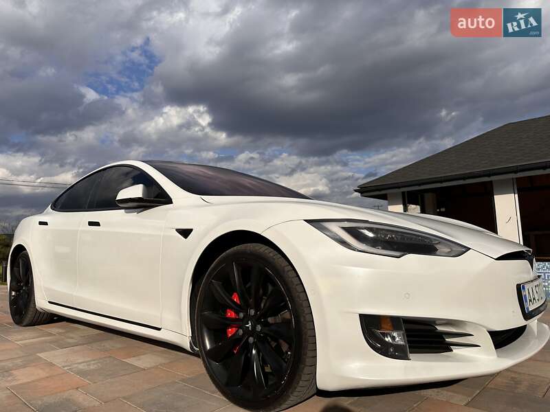 Ліфтбек Tesla Model S 2017 в Борисполі