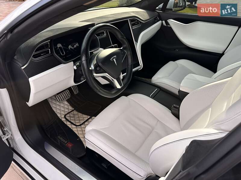 Ліфтбек Tesla Model S 2017 в Борисполі
