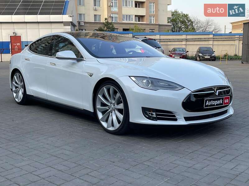 Лифтбек Tesla Model S 2015 в Одессе