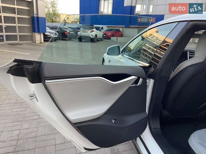 Лифтбек Tesla Model S 2015 в Одессе