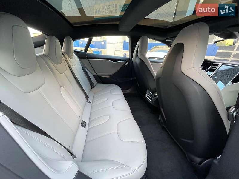 Лифтбек Tesla Model S 2015 в Одессе