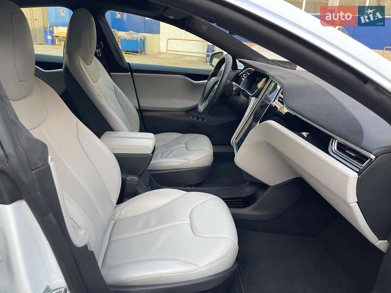 Лифтбек Tesla Model S 2015 в Одессе фото 23 Лифтбек Tesla Model S 2015 в Одессе