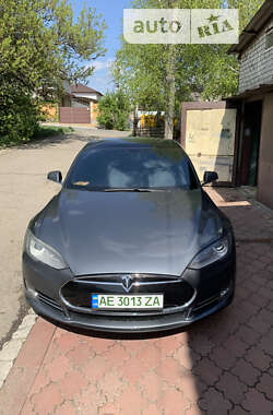 Ліфтбек Tesla Model S 2013 в Дніпрі