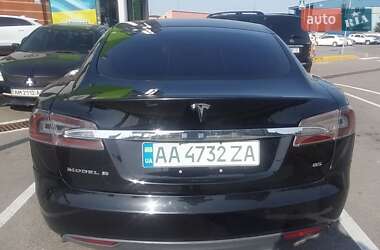 Лифтбек Tesla Model S 2015 в Киеве