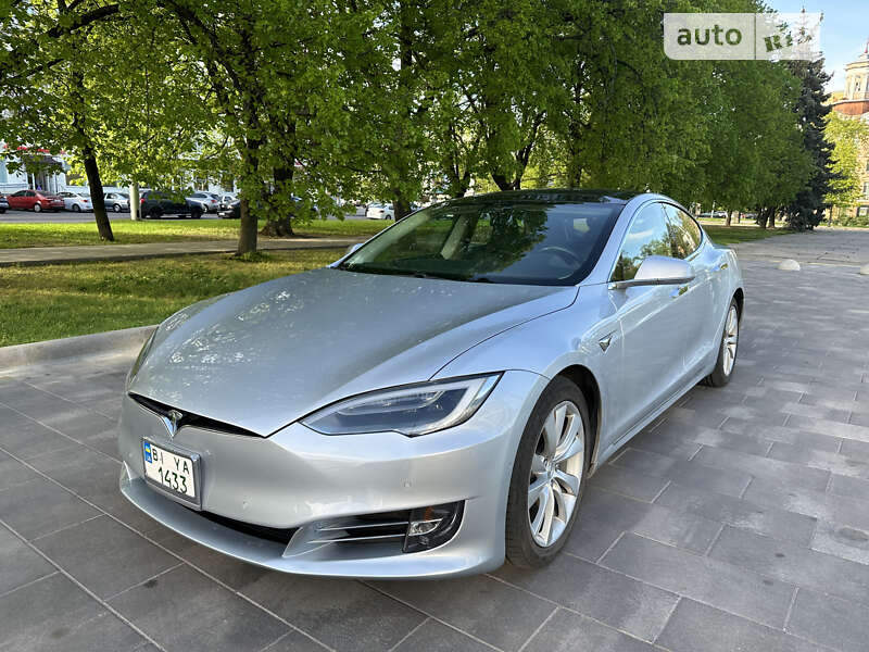 Лифтбек Tesla Model S 2016 в Полтаве