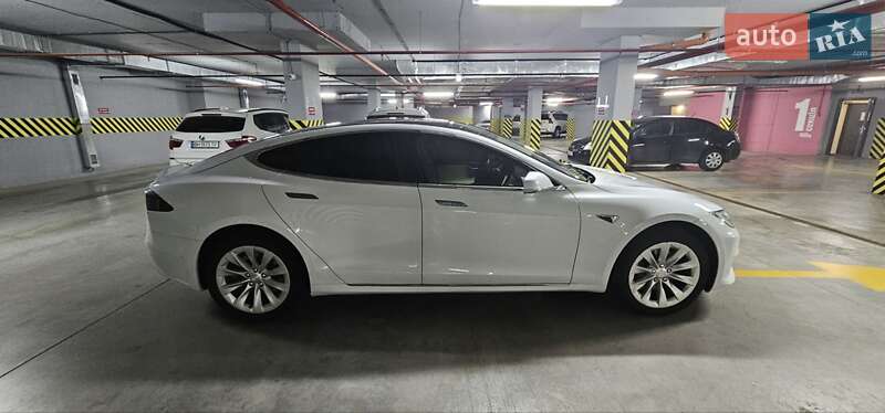 Ліфтбек Tesla Model S 2018 в Харкові