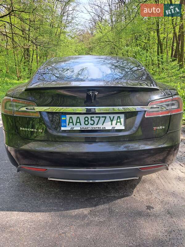 Лифтбек Tesla Model S 2014 в Киеве