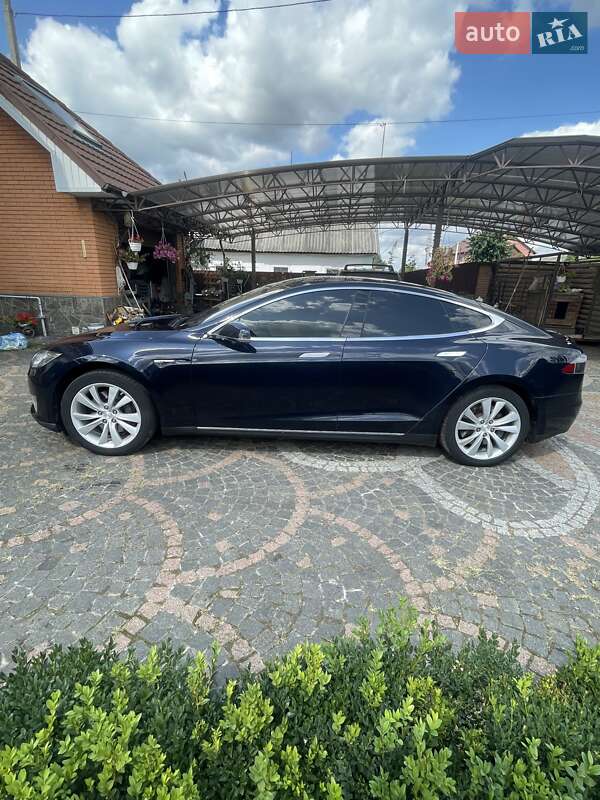 Лифтбек Tesla Model S 2014 в Коростышеве