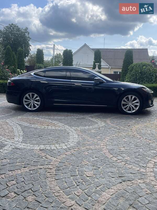 Лифтбек Tesla Model S 2014 в Коростышеве
