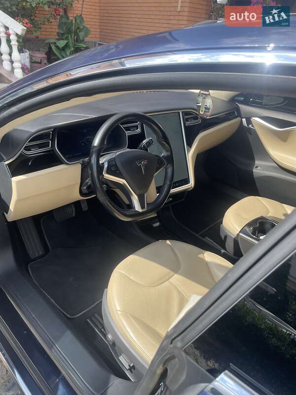 Лифтбек Tesla Model S 2014 в Коростышеве