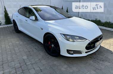 Лифтбек Tesla Model S 2015 в Стрые