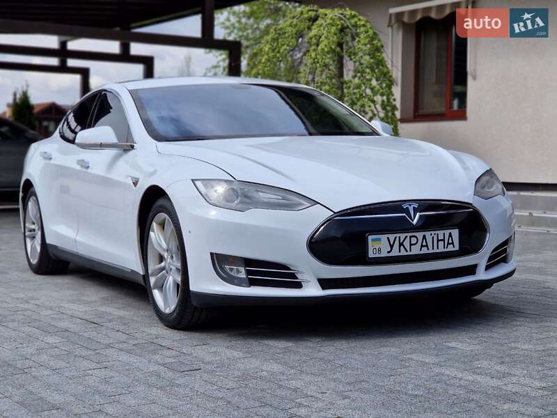 Лифтбек Tesla Model S 2013 в Киеве фото 3 Лифтбек Tesla Model S 2013 в Киеве