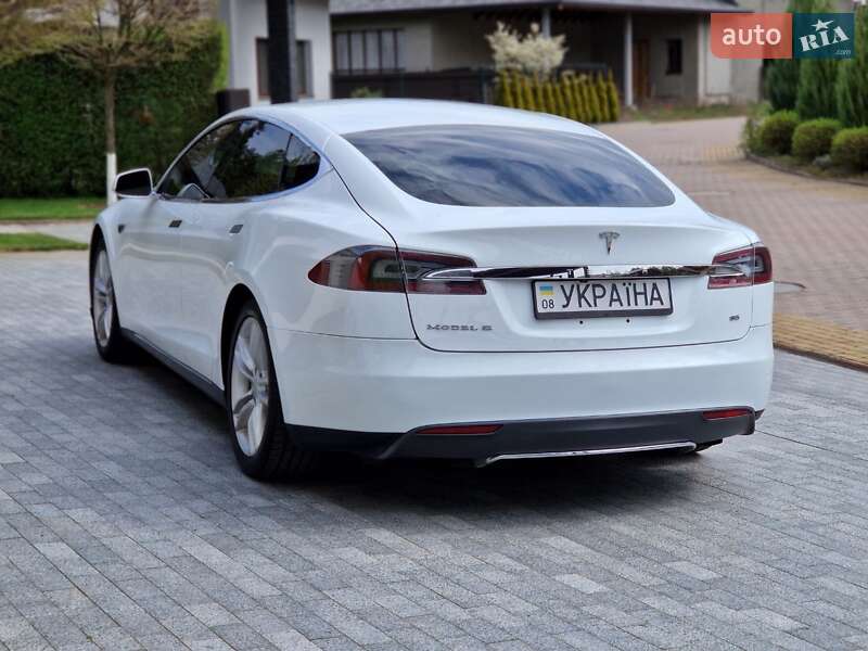 Лифтбек Tesla Model S 2013 в Киеве фото 6 Лифтбек Tesla Model S 2013 в Киеве