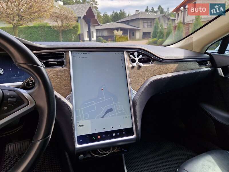 Ліфтбек Tesla Model S 2013 в Києві
