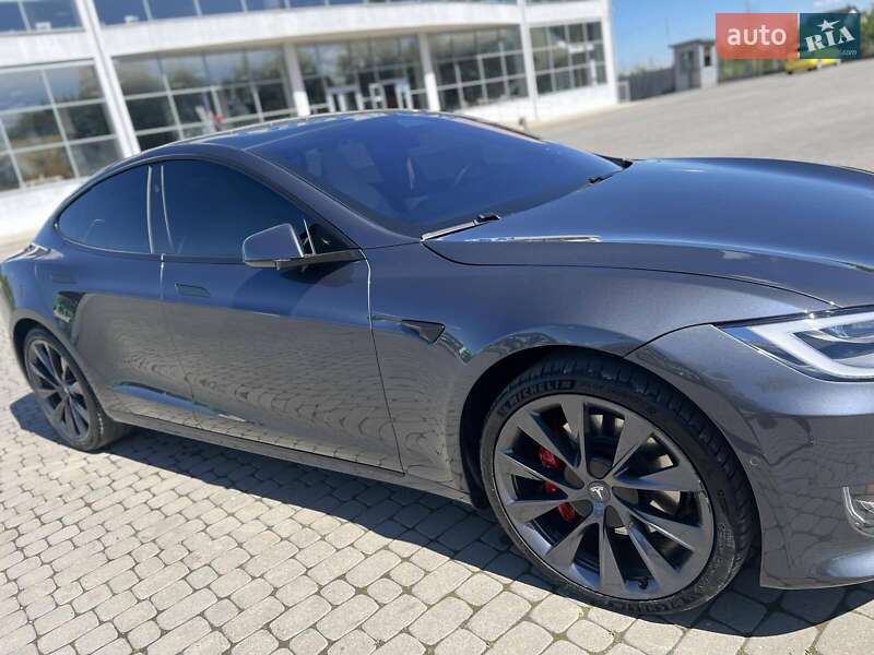 Лифтбек Tesla Model S 2019 в Ивано-Франковске