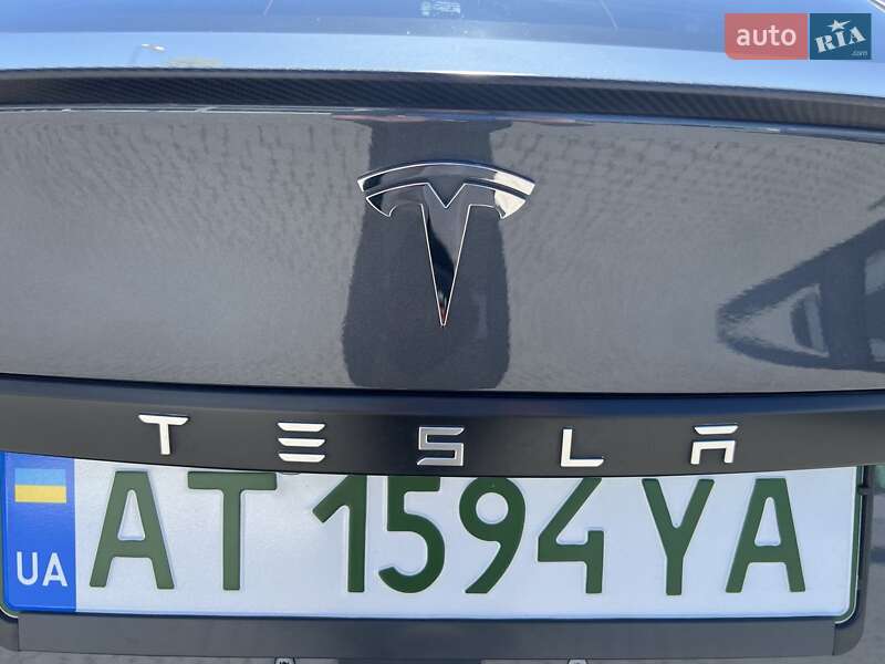 Лифтбек Tesla Model S 2019 в Ивано-Франковске