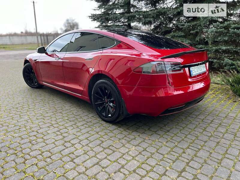 Ліфтбек Tesla Model S 2017 в Трускавці