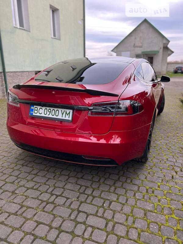 Ліфтбек Tesla Model S 2017 в Трускавці